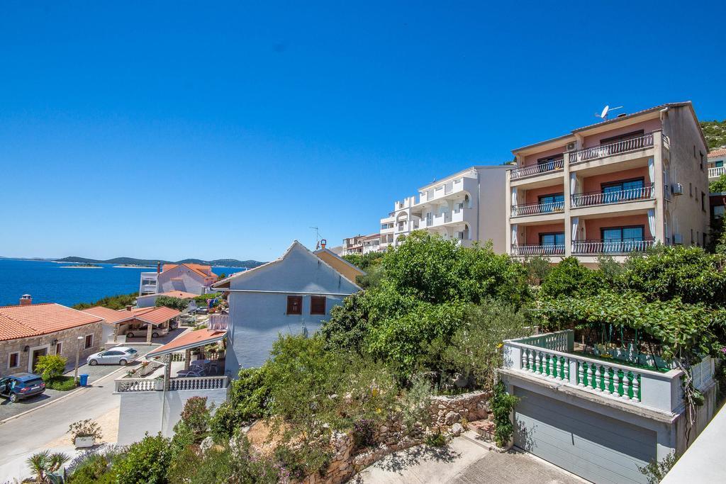 Apartments Rosanda Pakoštane Eksteriør billede
